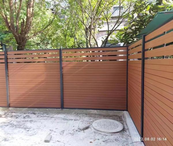 Villa courtyard exposed Formosa wood wall